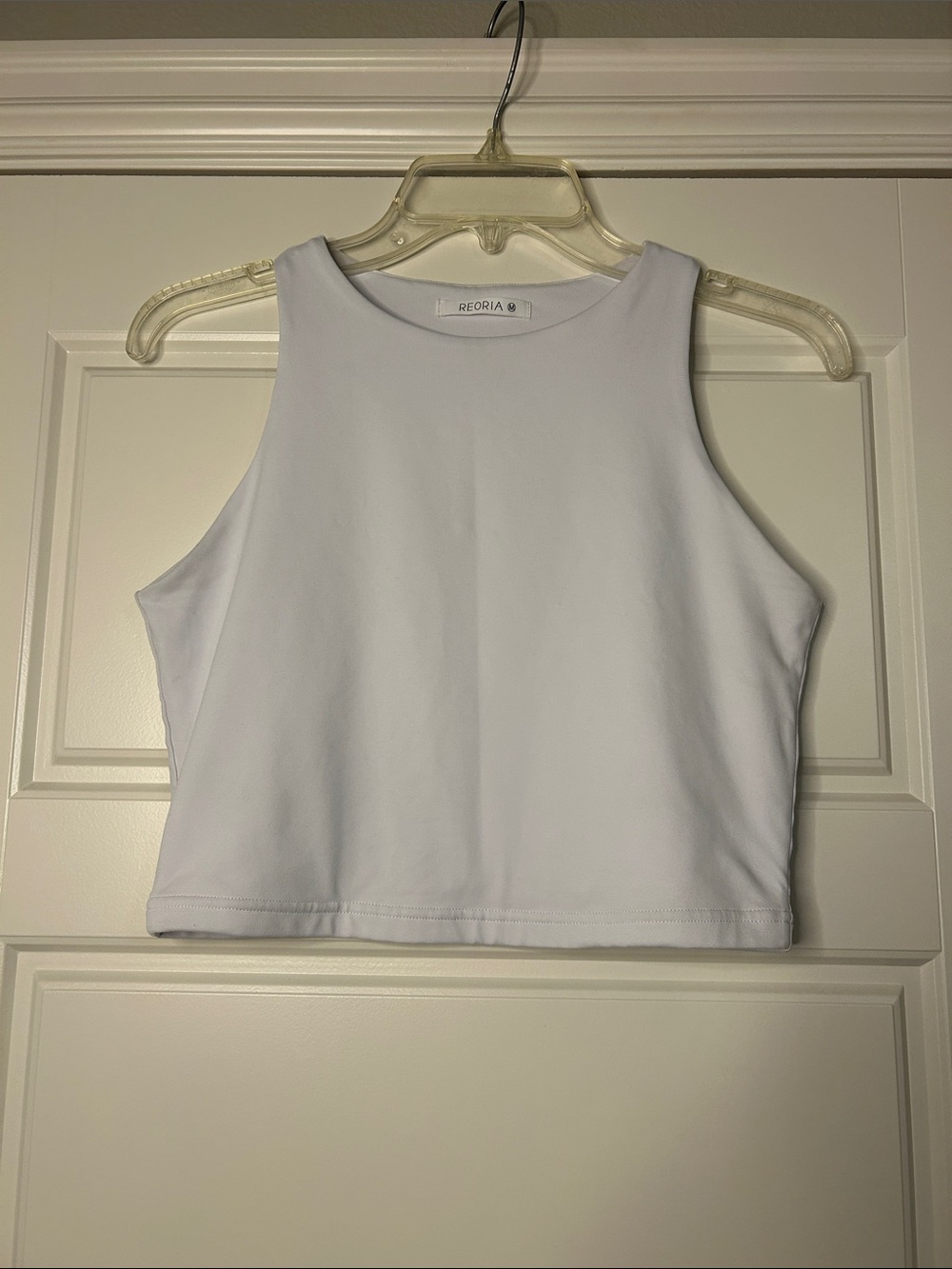 ReoRia Classic White Crop Top